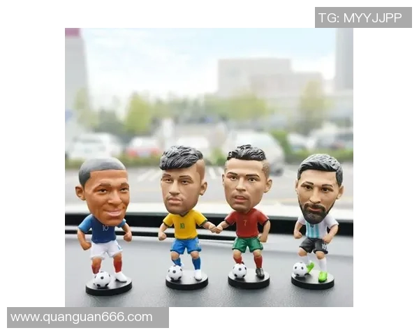 足球明星手办店铺推荐让你轻松找到心仪的收藏品与限量版周边