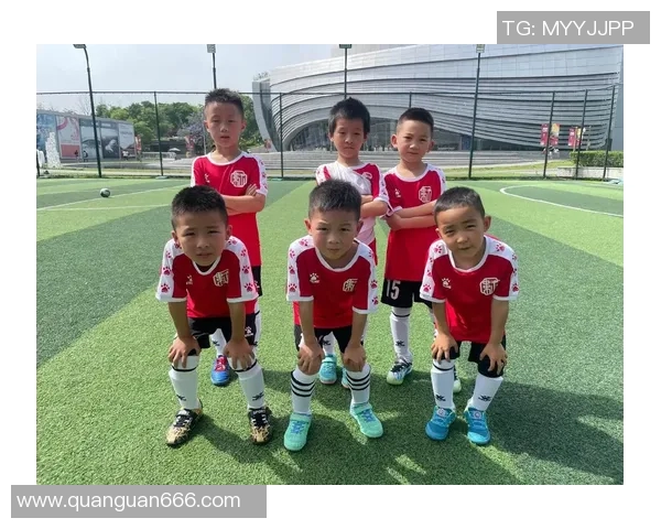 世界各地小孩足球明星的名字与他们的成长故事