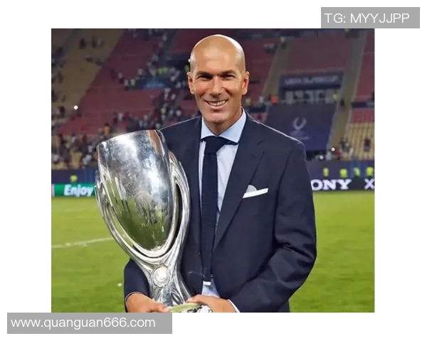 法国队足球明星帅哥们的魅力与风采尽显赛场之上